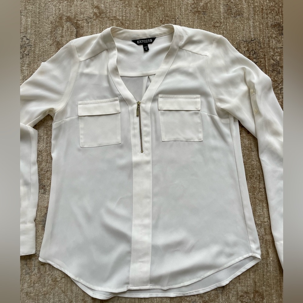 EXPRESS Flowy Top in creamy white.  Size XS